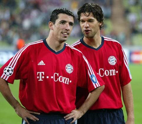Roy Makaay (li.) und Michael Ballack (beide Bayern) im Gespräch Fußball EC 1 Herren Champions League 2003 2004, FC Bayern München Gruppe München