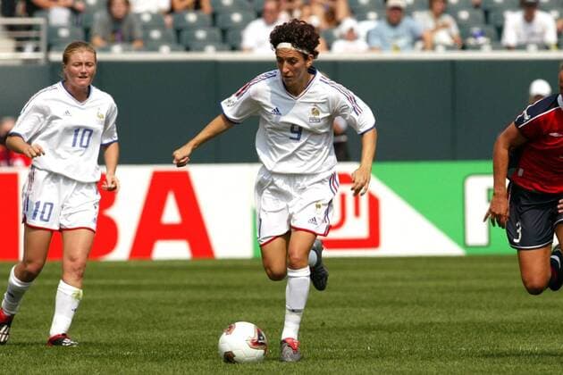 Marinette Pichon (Frankreich) am Ball Fußball WM Damen Weltmeisterschaft 2003, Länderspiel, Frauen, Frauenfußball, Vdig Einzelbild Philadelphia  
