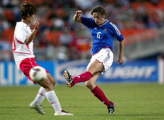 Sandrine Soubeyrand (re., Frankreich) zieht ab, Yoo Young Sil (Südkorea) kann nicht mehr eingreifen Fußball WM Damen Weltmeisterschaft 2003, Länderspiel, Frauen, Frauenfußball, Nationalmannschaft, Nationalteam, Vdig Gruppe Washington Dynamik,  