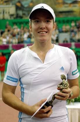 Justine Henin-Hardenne (Belgien) muß sich im Finale in 3 Sätzen geschlagen geben Tennis Damen Sparkassencup 2003, WTA-Tour, Halle, Indoor, Hallentennis, Hallenturnier, Vdig, Einzelbild Leipzig