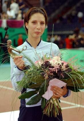 Anastasia Myskina (Rußland) - Siegerehrung Tennis Damen Sparkassencup 2003, WTA-Tour, Halle, Indoor, Hallentennis, Hallenturnier, Vdig, Einzelbild Leipzig