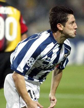 Nihat Kahveci (San Sebastian) - Torjubel Fußball EC 1 Herren Champions League 2003 2004, Istanbul - Real Sociedad San Sebastian 1:2 Einzelbild Istanbul Begeisterung, Freude,