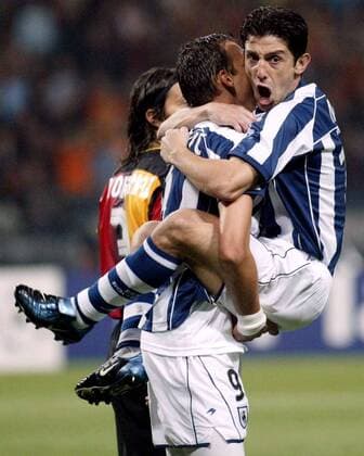 Nihat Kahveci (re.) und Torschütze Darko Kovacevic (beide San Sebastian) - Torjubel Fußball EC 1 Herren Champions League 2003 2004, Istanbul - Real Sociedad San Sebastian 1:2 Gruppe Istanbul Begeisterung, Freude,