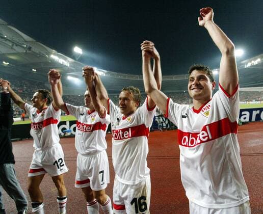 Mannschaftsjubel Stuttgart v.re.: Imre Szabics, Horst Heldt, Silvio Meißner, Heiko Gerber Fußball EC 1 Herren Champions League 2003 2004, VfB Stuttgart, Gruppe Stuttgart Freude,