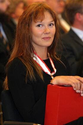 Franziska van Almsick (Deutschland) bei der Verleihung des Verdienstordens des Landes Berlin im Roten Rathaus Schwimmen Damen Verleihung des Verdienstordens des Landes Berlin 2003, Ehrung, Auszeichnung, Orden, Verdienstorden, Einzelbild Berlin