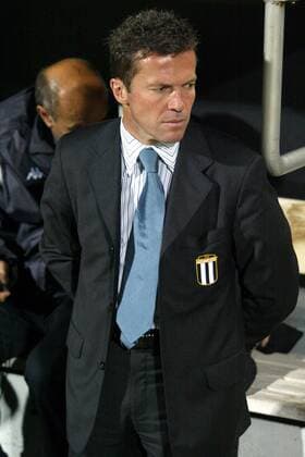 Trainer Lothar Matthäus (Belgrad) nachdenklich Fußball EC 1 Herren Champions League 2003 2004, Partizan Belgrad Einzelbild Marseille Nachdenklichkeit  