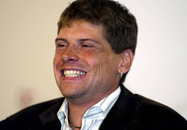 Jan Ullrich (Deutschland T Mobile) Radsport Herren Straßenradsport 2003, Rad, Straße, Pressekonferenz, PK, Pressetermin, Vorstellung, Vdig Porträt Präsentation Bonn Freude