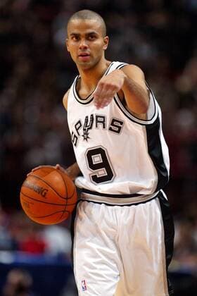 Tony Parker (San Antonio Spurs) am Ball Basketball Herren NBA Europe Game 2003, San Antonio Spurs (USA), Saisonvorbereitung, Vdig Einzelbild Paris, Preseason, Pre-Season  