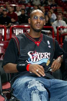 Nicolas Anelka (Manchester City) zu Gast beim NBA Europe Game 2003 Fußball Herren English Premier League 2003 2004, 1. Englische Liga, Manchester City Einzelbild Paris  