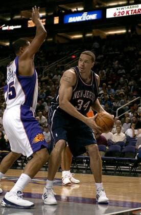 Aaron Williams (re., New Jersey Nets) gegen Nick Sheppard (Phoenix Suns) Basketball Herren NBA Pre-Season 2003 2004, Preseason, Saisonvorbereitung, Test, Testspiel, Vdig Gruppe Phoenix