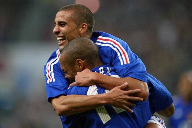 David Trezeguet (li.) und Thierry Henry (beide Frankreich) - Torjubel Fußball Länderspiel Herren Europameisterschaftsqualifikation 2003, Qualifikation, Länderspiel, Frankreich, Vdig Gruppe Paris Freude,  
