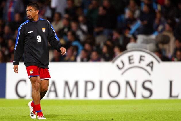 Giovane Elber ist noch skeptisch - was erwartet seinen neuen Verein Olympique Lyon in der Champions League? Fußball EC 1 Herren Champions League 2003 2004, Olympique Lyonnais, OL, Totale Lyon Skepsis,
