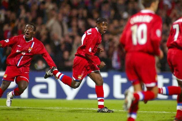 Pegguy Luyindula (Mitte, Lyon) - Torjubel Fußball EC 1 Herren Champions League 2003 2004, OL, Olympique Lyonnais, Vdig Einzelbild Lyon Begeisterung, Freude,  