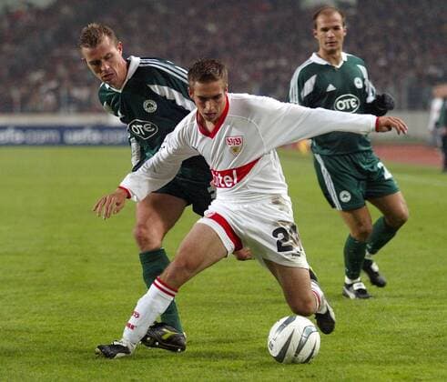 Philipp Lahm (Stuttgart, re.) gegen Jan Michaelsen (Panathinaikos Athen) Fußball EC 1 Herren Champions League 2003 2004, VfB Stuttgart - Panathinaikos Athen 2:0 Gruppe Stuttgart Dynamik,
