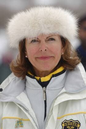 Königin Silvia von Schweden zu Gast bei den Olympischen Winterspielen Nordischer Skilauf OS Winter Herren Olympische Winterspiele 2002, Olympia, Olympiade, Spiele, Ski Nordisch, Nordischer Skisport, Porträt Salt Lake City