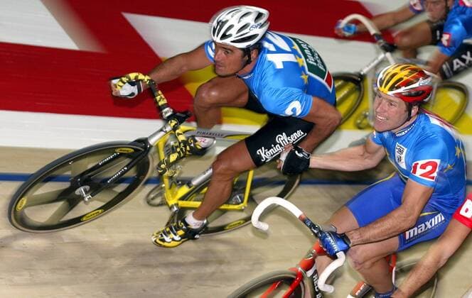 Andreas Kappes (li.) und Andreas Beikirch (beide Deutschland) - Wechsel Radsport Herren 62. Dortmunder 6-Tage-Rennen 2003, Sechstagerennen, Sechstage, Sechs, Sixdays, six days, Vdig Gruppe Dortmund Dynamik,