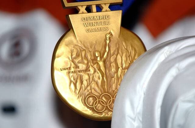 Goldmedaille der Olympischen Winterspiele 2002 in Salt Lake City OS Winter Damen Olympische Winterspiele 2002, Olympia, Olympiade, Spiele Einzelbild Salt Lake City Utah