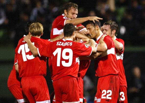 Torjubel Stuttgart, v.li.: Aliaksandr Hleb, Timo Wenzel, Imre Szabics, Hinkel, Kevin Kuranyi und Christian Tiffert Fußball EC 1 Herren Champions League 2003 2004, Athen - VfB Stuttgart 1:3, Vdig Gruppe Athen Freude, Begeisterung,