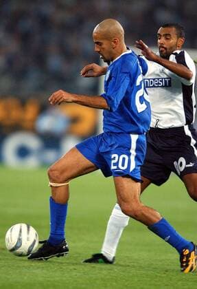 Juan Sebastian Veron (li., Chelsea) gegen Fabio Liverani (Lazio) Fußball EC 1 Herren Champions League 2003 2004, Lazio Rom - FC Chelsea London 0:4, Vdig Gruppe Rom Dynamik,