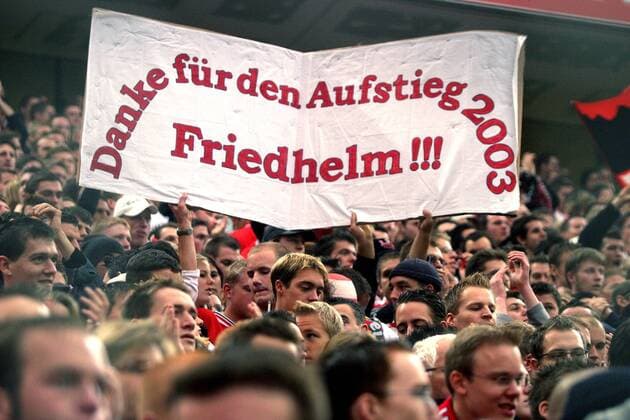 Danke für den Aufstieg 2003 Friedhelm!!! - Später Dank der Kölner Fans an den Ex-Trainer Friedhelm Funkel Fußball 1. BL Herren Saison 2003 2004, 1. FC Köln, Totale Köln