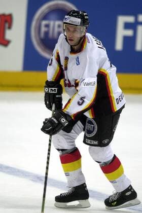 Robert Leask (Deutschland) Eishockey Länderspiel Herren Freundschaftsspiel 2003, Nationalmannschaft, Nationalteam, Nationaltrikot, Länderspiel, Testspiel Einzelbild Köln