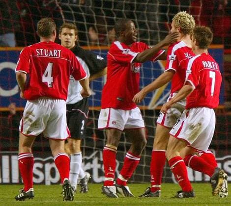 Torjubel Charlton v. li.: Stuart, Kevin Lisbie, Jonatan Johansson und Parker Fußball Herren English Premier League 2003 2004, 1. Englische Liga, Charlton Athletic, Vdig, Gruppe Charlton Freude,