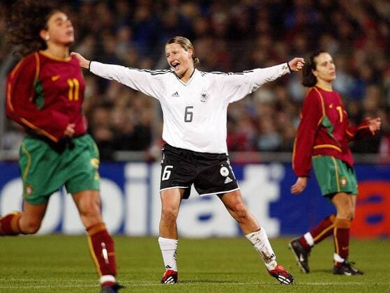 Torschützin Sonja Fuss (Deutschland) freut sich über ihr 1:0 Fußball Länderspiel Damen Europameisterschaftsqualifikation 2003, Qualifikation, Nationalmannschaft, Nationalteam, Länderspiel Einzelbild Reutlingen Freude, Begeisterung,
