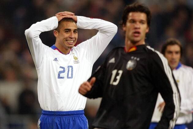 David Trezeguet (Frankreich, li.) enttäuscht Fußball Länderspiel Herren Freundschaftsspiel 2003, Nationalmannschaft, Nationalteam, Nationaltrikot, Länderspiel, Gruppe Gelsenkirchen Enttäuschung,