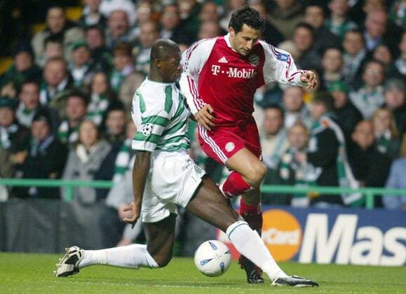 Hasan Salihamidzic (re., Bayern) gegen Didier Agathe (Celtic Glasgow) Fußball EC 1 Herren Champions League 2003 2004, Celtic Glasgow FC Bayern München 0:0, Vdig Gruppe Glasgow Dynamik,