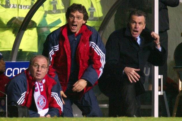 Trainer Ottmar Hitzfeld (re.), Co Trainer Michael Henke (Mitte) und Manager Uli Hoeneß (alle Bayern) unzufrieden auf der Trainerbank Fußball EC 1 Herren Champions League 2003 2004, Glasgow -FC Bayern München 0:0, Vdig Gruppe Glasgow