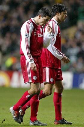 Roy Makaay (li.) und Michael Ballack (beide Bayern) enttäuscht Fußball EC 1 Herren Champions League 2003 2004, Glasgow - FC Bayern München 0:0, Vdig Gruppe Glasgow Enttäuschung,
