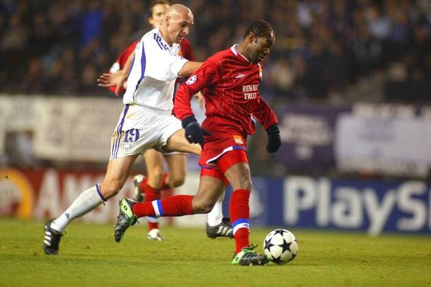 Ivica Mornar (li., Anderlecht) gegen Claudio Cacapa (Lyon) Fußball EC 1 Herren Champions League 2003 2004, RSC Anderlecht - Olympique Lyonnais 1:0, OL, Vdig Gruppe Brüssel Dynamik,  