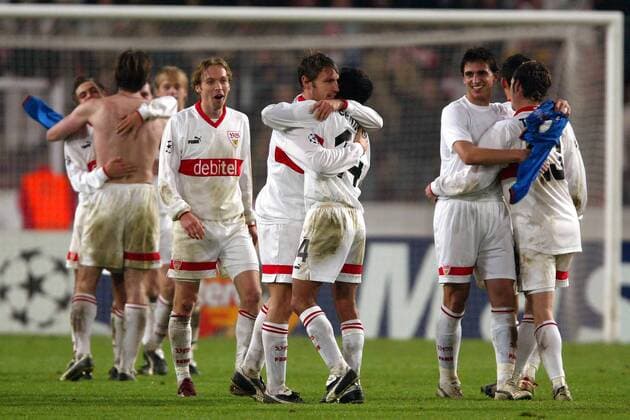 Schlußjubel Stuttgart, v.li.: Andreas Hinkel, Timo Wenzel, Emanuel Adrian Centurion, Fernando Meira und Christian Tiffert Fußball EC 1 Herren Champions League 2003 2004, VfB Stuttgart Gruppe Stuttgart Begeisterung, Freude,