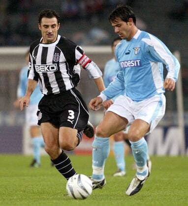 Dejan Stankovic (re., Lazio Rom) gegen Tayfur Havutcu (Besiktas) Fußball EC 1 Herren Champions League 2003 2004, Lazio Rom - Besiktas Istanbul 1:1 Gruppe Rom Dynamik,
