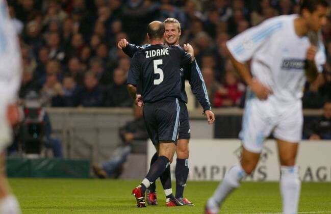 David Beckham (re.) und Zinedine Zidane (beide Real Madrid) - Torjubel Fußball EC 1 Herren Champions League 2003 2004, Marseille - Real Madrid 1:2, Gruppe Marseille Freude,  