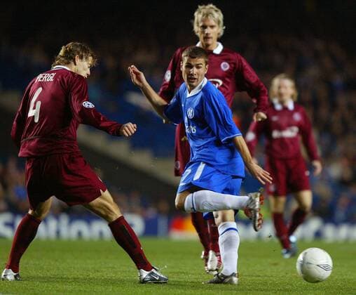 Adrian Mutu (FC Chelsea, re.) spielt den Ball mit der Hacke, li. Pergl (Sparta Prag) Fußball EC 1 Herren Champions League 2003 2004, FC Chelsea London - AC Sparta Praha 0:0 Gruppe London