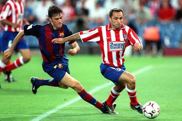 Sergi Barjuan Esclusa (re., Atletico) gegen Luis Enrique (Barca) - VERÖFFENTLICHUNGSRECHTE NUR FÜR DEUTSCHE MEDIEN Fußball Herren Primera Division 2003 2004, 1. Spanische Liga, Atletico Madrid - FC Barcelona 0:0 Gruppe Madrid Dynamik,