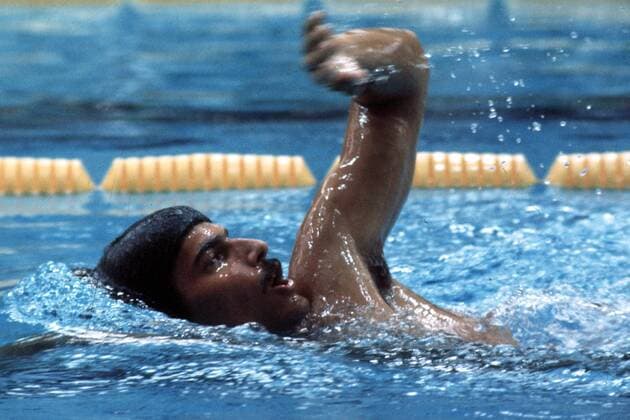 Mark Spitz (USA) zieht seine Bahnen Schwimmen OS Sommer Herren Olympische Sommerspiele 1972, Olympia, Olympiade, Spiele, Schwimmsport, Rücken, Rückenschwimmen Einzelbild München