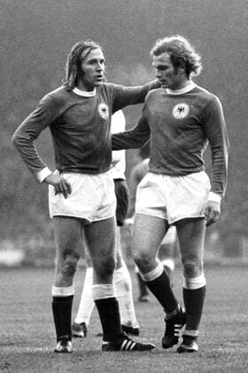 Günther Netzer (li.) und Uli Hoeneß (beide BR Deutschland) Fußball EM Herren Europameisterschaft 1972, Länderspiel, Viertelfinale, Nationalmannschaft, Nationalteam, Gruppe London Kameradschaft,