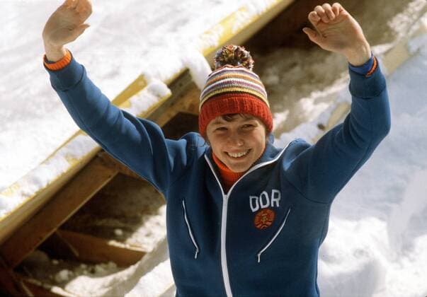 Karin Enke (DDR) gut gelaunt Eisschnellauf OS Winter Damen Olympische Spiele 1980, Winterspiele, Olympia, Olympiade, Eisschnelllauf, Eisschnellaufen, Vdia Einzelbild Lake Placid Freude,