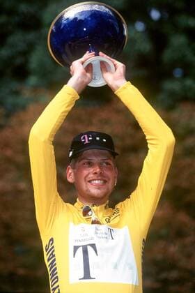 Gesamtsieger Jan Ullrich (Deutschland Team Telekom) - Siegerehrung Radsport Herren Tour de France 1997, Straße, Rad, Straßenradsport, Einzelbild Paris Freude,
