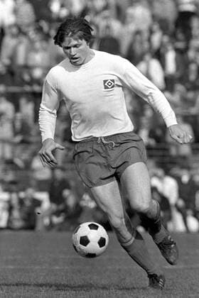 Peter Nogly (HSV) am Ball Fußball 1. BL Herren Saison 1972 1973, Bochum - Hamburger SV, Hamburg 3:3, Vdia, Vsw Einzelbild Bochum Dynamik,