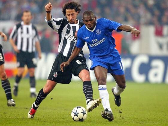 William Gallas (re., Chelsea) gegen Yasin Sülün (Besiktas) Fußball EC 1 Herren Champions League 2003 2004, Besiktas Istanbul - Chelsea FC London 0:2, Gruppe Gelsenkirchen Dynamik,