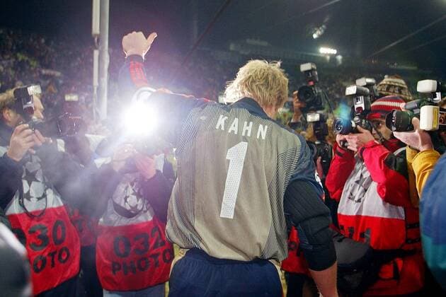 Torwart Oliver Kahn (Bayern) steht als unangefochtene Nummer eins im Rampenlicht Fußball EC 1 Herren Champions League 2003 2004, FC Bayern München Gruppe München Freude,