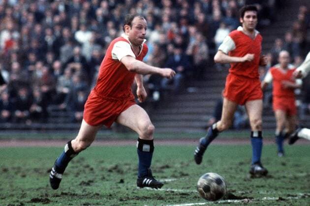 Uwe Seeler (HSV) am Ball Fußball 1. BL Herren Saison 1967 1968, Hamburger SV, Hamburg Einzelbild Dynamik,