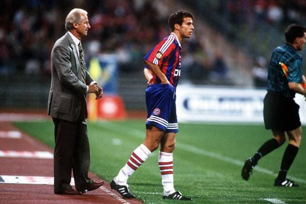 Trainer Giovanni Trapattoni (li.) wechselt Mehmet Scholl (Bayern) ein Fußball 1. BL Herren Saison 1996 1997, FC Bayern München, Vdia Gruppe München