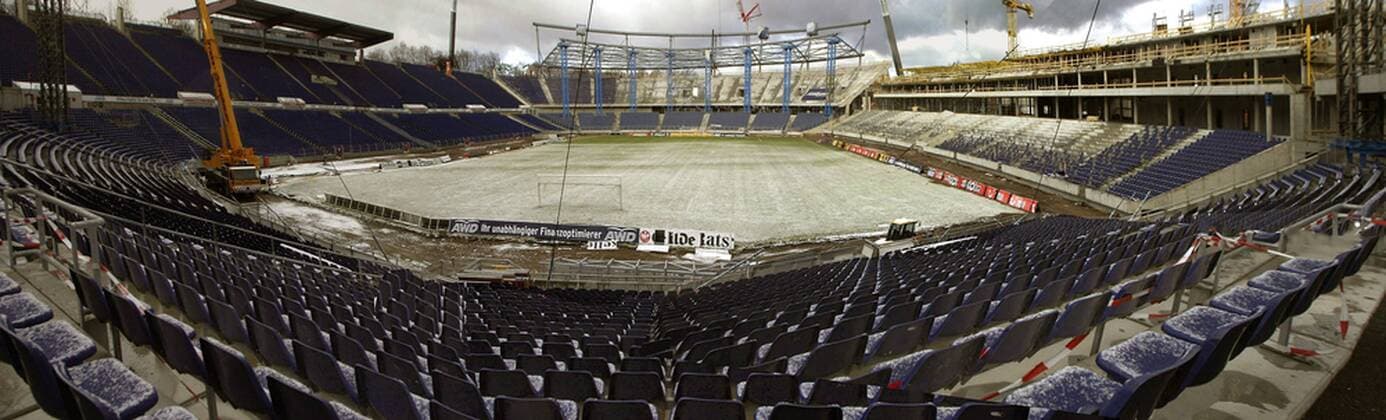 Umbauarbeiten: Das Niedersachsenstadion wird zur AWD Arena Fußball 1. BL Herren Saison 2003 2004, Hannover 96, Stadionumbau, Umbau, Stadionausbau, Ausbau, Stadionsanierung, Vdig Totale AWDArena Hannover
