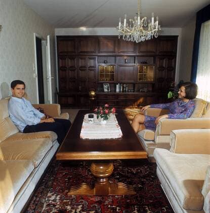 Gerd Müller (FC Bayern München) und seine Frau Uschi im heimischen Wohnzimmer Fußball 1. BL Herren DEUTSCHSPRACHIGE SPORTZEITSCHRIFTEN UND -ZEITUNGEN NUR NACH RÜCKSPRACHE, Saison 1967 1968 Gruppe Aufnahmedatum geschätzt München