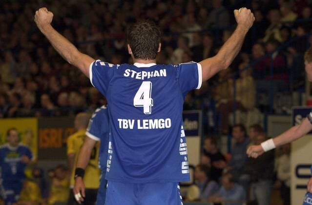 Daniel Stephan (Lemgo) jubelt Handball 1. BL Herren Saison 2003 2004, TBV Lemgo Einzelbild Lemgo Freude,