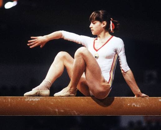 Nadia Comaneci (Rumänien) - Schwebebalken Turnen OS Sommer Damen Olympische Sommerspiele 1976, Olympia, Olympiade, Spiele, Geräteturnen, Kunstturnen Einzelbild Montreal